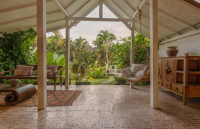 Spacious rustic Balinese villa with large pool